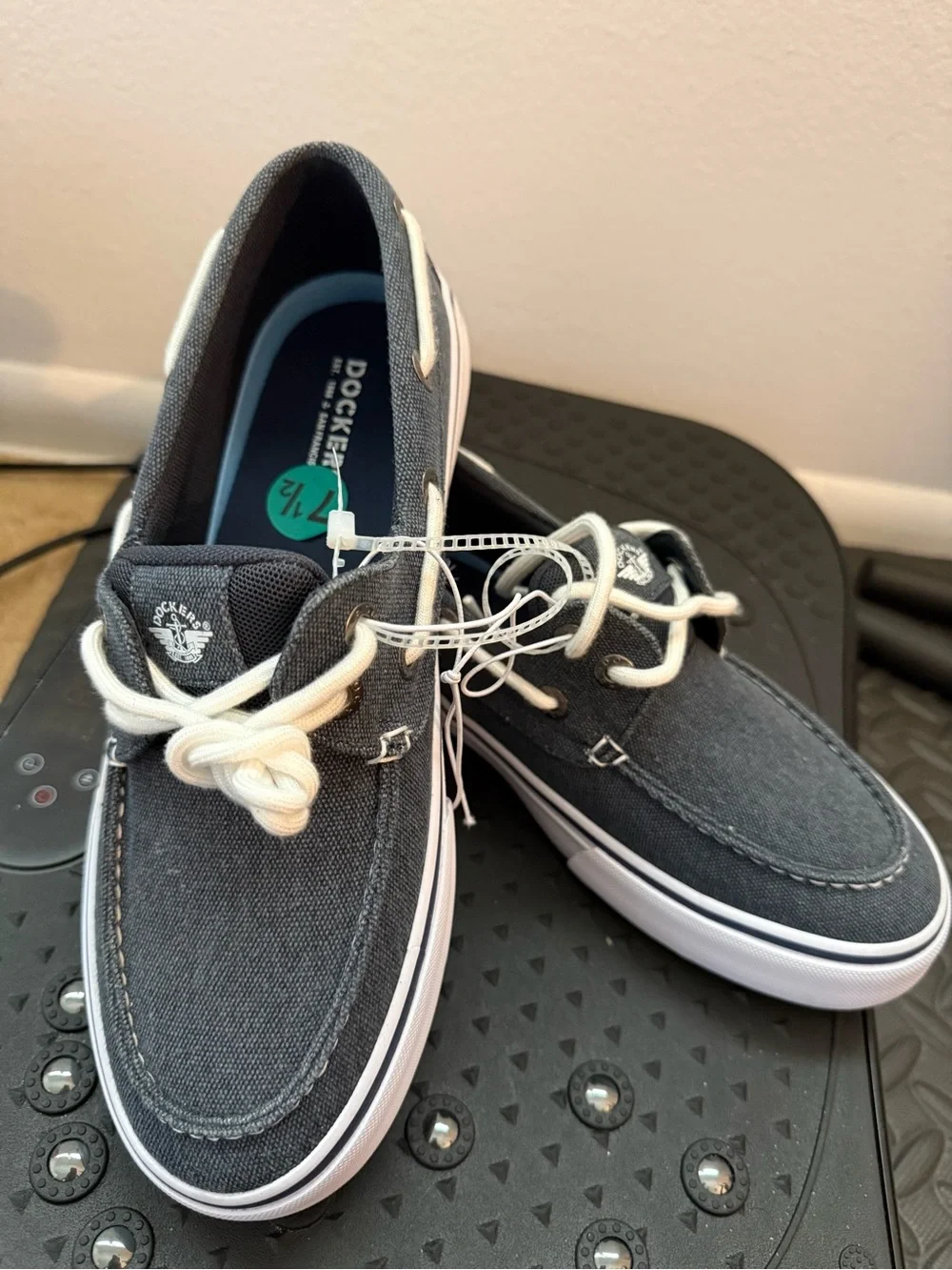Dockers Men's Navy Canvas Boat Shoes with White Laces size 7.5